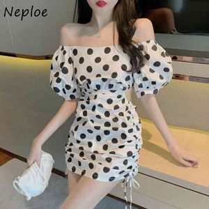 Neploe Sexy Slash Neck Ombro Strapless Vestido Mulheres Cintura Alta Cintura Bodycon Vestidos Vintage Ponto Puff Manga Curta Robe Verão 210423