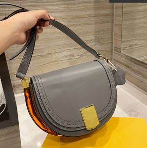 Marka Lüks Çanta Deri Yarım Direk Kadın Eyer Çantası End Crossbody Messenger Çanta Withf 2 Boyutu