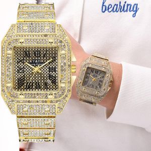 Wristwatches Gold Watch Mężczyźni Słynne Najlepsze Zegarek Kwarcowy Kwadratowy Kalendarz Diamentowy Wristwatch Mens Clock Relogio Masculino