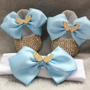 Lake Blue Baby Dop Shoes 18K Golden Crystal Chopening Spädbarn Angel Wing Ballerina Ballet Skor Headband Set 220301
