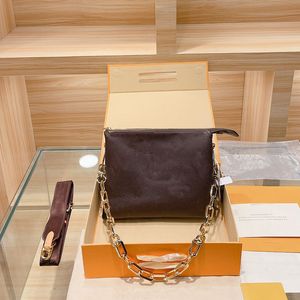 Moda Debriyaj Çanta Kadın Çanta Kabartmalı L Mektubu Hakiki Deri Crossbody Omuz Çantası Geniş Kayış Zincir Aksesuarları Çok Katmanlı Çanta Yüksek Kalite