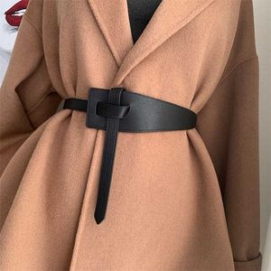 Fashion High Quality Leather Belts For Women Designer Knot Buckle Adjustable Waist Strap Dress Coat Sweater Decorative Waistband 220210