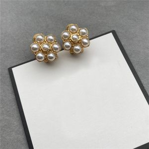 Ny Flower Pearl Charm örhängen Kvinnor Floral Designer Studs Double Letter Eardrop Danger med present Box271C