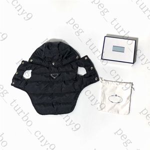 Cappotto in cotone per animali domestici con logo in metallo Giacca per animali domestici di marca alla moda Abbigliamento per cani Viaggi all'aperto Bulldog Cani Gilet Abbigliamento290r