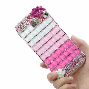 Lyxig flaska för 12 Pro Max Fodral IP11 Fur Ball Diamond Bling Telefon Skyddsläpp Läppstift