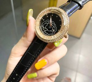 Zegarki marki Kobiety Dziewczyna Kryształ Kwiat Styl Skórzany Pasek Kwarcowy Wrist Watch CHA62