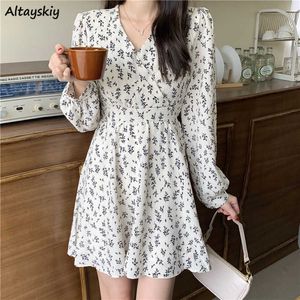 Spring Sukienka Kobiety Plus Rozmiar Drukuj V-Neck Kobiecy Koreański Styl Elegancki Rozrywka College All-Matki Modne Ins Soft Design Chic Y1006