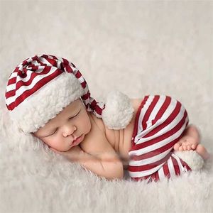 Born Pography 小道具 幼児 Po 撮影衣装 クリスマス衣装 ベビーストライプ かぎ針編み帽子 + ショーツセット 211018