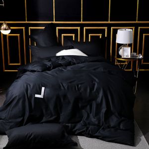Luxurys Designers Home Têxteis Têxteis Conjuntos de cama Conjunto de 4 peças Soft Modern Style Holiday 1 Quilt Cover + 1quilt + 2 Fronhas Hight
