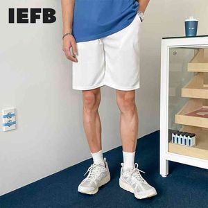 IEFB Sommer-Shorts für Herren, koreanische Mode, weiße knielange Hosen, beiläufige lose Drasstring-elastische schwarze Strand-Sport-Shorts 9Y7206 210524