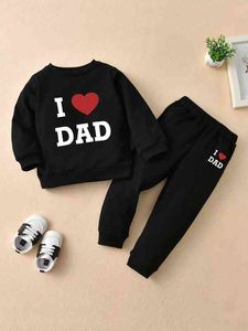 Baby-Sweatshirt mit Herz- und Buchstabengrafik und Jogginghose SIE