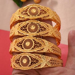 Bangle 4pcs / Lot Luxury Gold Wedding Bangles Women Girls Dubai Circle Bracelet Smycken Arab Mellanöstern African Fashion Koppar