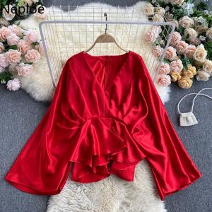 Neploe oregelbunden satinblus dam V-hals Ruffles Batwing Sleeve T-shirts Kvinnors Solid Färg Slank Midja Eleganta Chic Blusar Toppar 210422