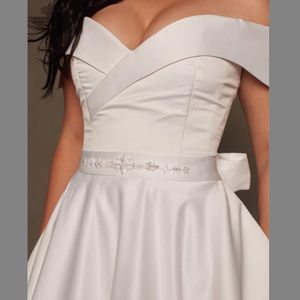 Elegant White Off the shoulder Prom Dress With Pockets Sleeveless Satin Bow Simple Party Graduation Homecoming Dress