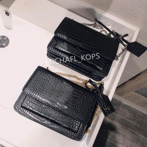 2021 Ny designer Slant Leather Luxury Messenger Bag Handväskor Högkvalitativa Kvinnors Väskor Designer