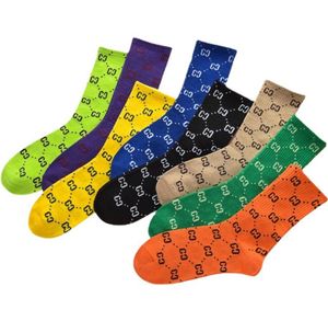 Großhandel Modedesigner Socken Herren Damen Vier Jahreszeiten Reine Baumwolle Knöchel Kurze Socke Markenbriefdruck Atmungsaktive Outdoor-Freizeit 9 Farben