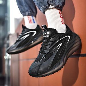 2021 Löpskor Tjockljus Lysande Män Vit Svart Sommar Koreansk Fashion Casual Sko Storstor Andningsbara Sneakers Run-Shoe # A00020