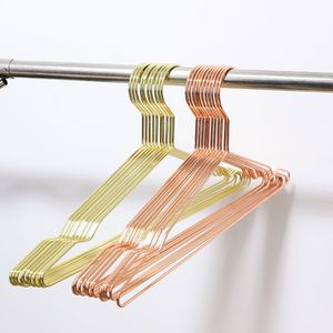 Rose Gold Metal Clothes Shirts Hanger Racks med Groove, Heavy Duty Strong Coats kostym Hängare för Vuxen 42x20cm