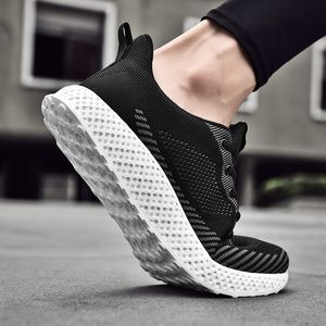 Le più nuove scarpe da corsa da uomo sportive da donna di grandi dimensioni scarpe da corsa in mesh traspirante rosso nero bianco blu verde scarpe da ginnastica per corridori con piattaforma codice: 05-0507