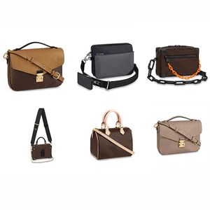 Luxurys Designer Shoulder Bags lady Single Chain Designer Handbags new totes purse Women fashion Classic Cross Body Phone Case Cover With Box