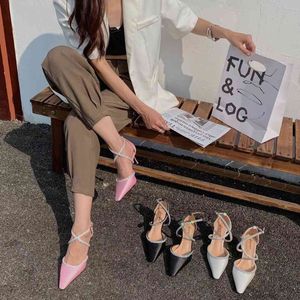 Мода женщин сандалии заостренные носки тонкие высокие каблуки на лодыжку черный / розовый / белый вечеринка свадебные туфли женщины размером 35-39 210513