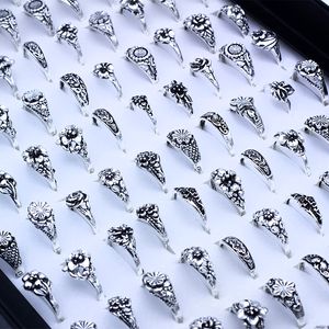 Partihandel 100 st/lot Bandring Silver Hollow Heart Love Crown Flower Mix Style Mode Fingerringar för kvinnor Bröllopspresentsmycken