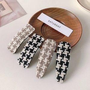 Kvinnor Stickad Plaid Hairpin Crab Headband for Girl Multicolor Nice Looking Lovely BB Hårklipp Koreanska Headwear Hårtillbehör