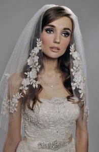 Wedding Veil With Pearls Beading Bridal Veil Lace Appliques Silver Thread 2 Tier For Bridal Veils Wedding Accessories X0726