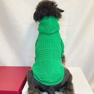 Luxury Casual Teddy Dog Apparel Personalità Asciugamano verde Tessuto Felpe per animali domestici Cute Bulldog Schnauzer Felpe con cappuccio da esterno
