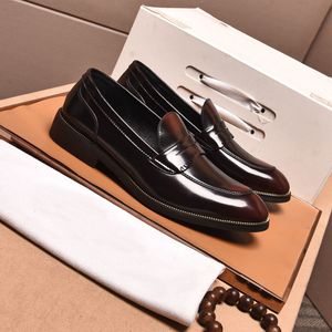 새로운 고품질 2021 남자 공식적인 비즈니스 brogue 신발 남자의 악어 드레스 신발 남성 캐주얼 브랜드 정품 가죽 웨딩 파티 로퍼 크기 38-44