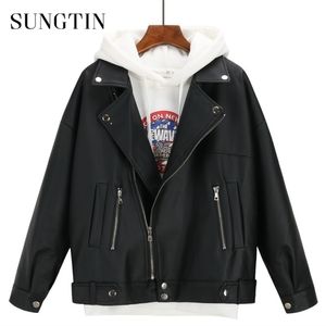 Sungtin Weiche Lose Faux Lederjacke Frauen Schwarz Biker Motorrad Mantel Herbst Winter PU Kurze Streetwear Punk Boyfriend-Stil 211110