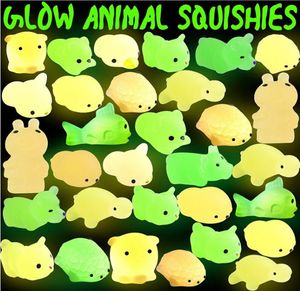 Luminoso Mochi Squishy Squeeze Toy Cute Cat Antistress Squish Set Soft Mini Animal glow in the dark bambini Giocattoli per bambini 0563