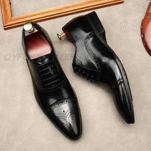 Klassische europäische Art-Herren-Braun-Brogue-Schuhe Top-Kuh-Leder schnüren sich schwarze männliche Kleid-Schuhe für Hochzeitsfeier-Büro-Geschäft