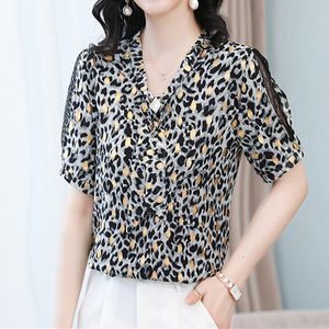 Koreanska Chiffon Kvinnors Skjorta Blusar För Kvinnor Kortärmad Leopard Kvinna Topp Scarf Krage Blus Kvinna Blus 210427