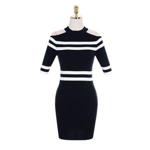 Niebieski Czarny Z Krótkim Rękawem Z Krótkim Rękawem Zimny ​​Ramię StripedKitted Sexy Mini Dress Club Sheath Bodycon O Neck Summer D0700 210514