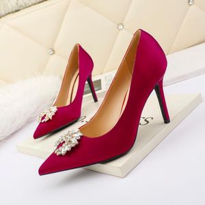 Dress Shoes Fashion High Heels Women Metal Decoration Pointed Toe Pumps Sexy Slip On Shallow Slide Black Red Zapatos De Mujer