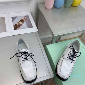 Dress Shoes 2021 designer per creare comode pantofole da donna e piccole scarpe in pelle mocassini da lavoro in stile retrò all'ingrosso con b