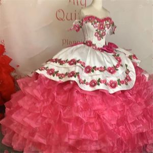 White Ball Gown Quinceanera Dresses Sleeveless Sweetheart Off Shoulder Applique Sweet 16 Dress Party Wear