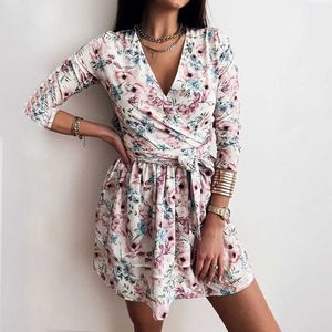 Spring Women V Neck Floral Print Dress Casual Long Sleeve Short Purple Dress Female Boho Leisure Slim A Line Party Vestidos 2021 Y0603