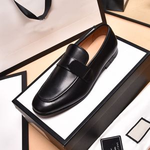 2022 Scarpe eleganti da uomo Moda Appartamenti in vera pelle Designer di marca da uomo Oxford da lavoro Signori Viaggi Walk Scarpe casual comfort Taglia 38-45