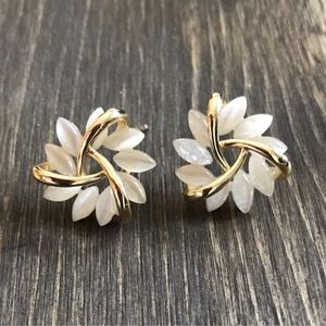 Stud 2021 Korean Fashion Sun Flower Ear smycken uts￶kta kopparinl￤gg f￤rg zirkonblad girland kvinnor ￶rh￤ngen