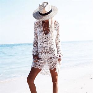 Teelynn White Sexy Crochet Renda Vestidos Mulheres Biquini Cobertura Up Hollow out ver através de roupão boho praia desgaste verão mini vestidos 210319