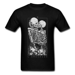 The Lovers Sweet Kiss Skull Tshirts Hug Me Pure Cotton Couple Skeleton Skull T Shirt Men Easter Day Death Punk Style T Shirts 210324