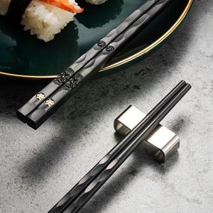 Comer Con Palillos al por mayor-Palillos pares Chino japonés para comer Sticks de sushi Reutilizable Metal Coreano Set Sano Aleación Tablewa N2M0