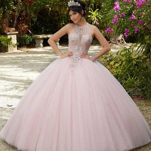 2022 Lüks Boncuklu Açık Pembe Quinceanera Elbiseler Kolsuz Tül Uzun Tatlı 16 Elbise Balo Halter Boyun Dantel-Up Kız Prenses Brithday Parti Balo Pageant Abiye