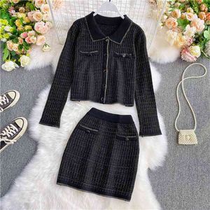 Stickad tvåbitar Set Kvinnor 2 Sweaterdräkt Vintage Crop Top Långärmad Cardigan Coat + Kvinna Mini Skirt 210514