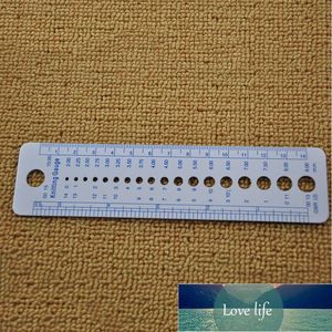 1pc Plastic Knitting Needle Gauge Inch Cm Ruler Tool (US UK Canada Sizes)