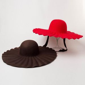 Stingy Brim Sats France Elegant Wool Широкий рисунок для женщин Sombrero Mujer Sunshade Dome Fedora Top Black Hat Derbies Femme