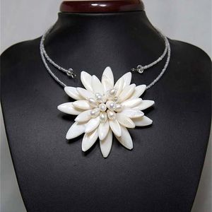 Shell Flower Pearl Beads Chocker Halsband med Mop Shell