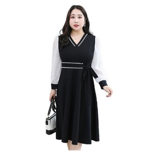 Kvinnors klänning Koreanska versionen av stor storlek 2xl-9xl temperament lös tunn v-hals svart fjäder feminina LR1028 210531